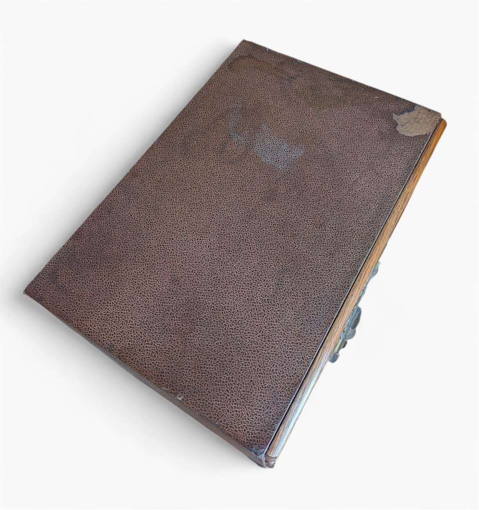 Tabletop filing cabinet holds A4 paper