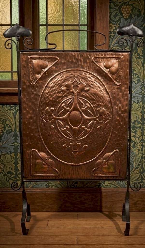 Arts and crafts fireguard in copper and iron