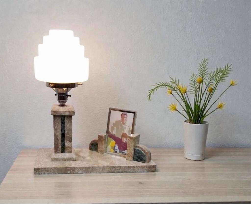 Art Deco lamp incorporating a picture frame