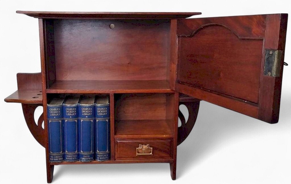 Shapland & Petter inlaid cabinet in mahogany