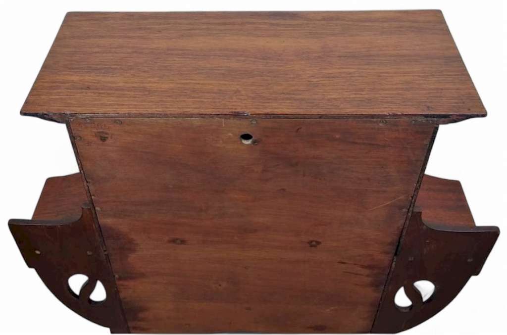 Shapland & Petter inlaid cabinet in mahogany