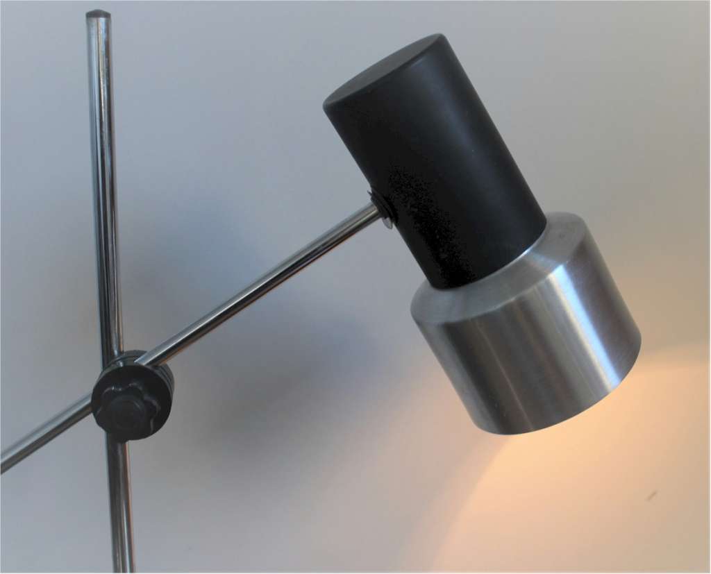 1960's stylish adjustable desk lamp
