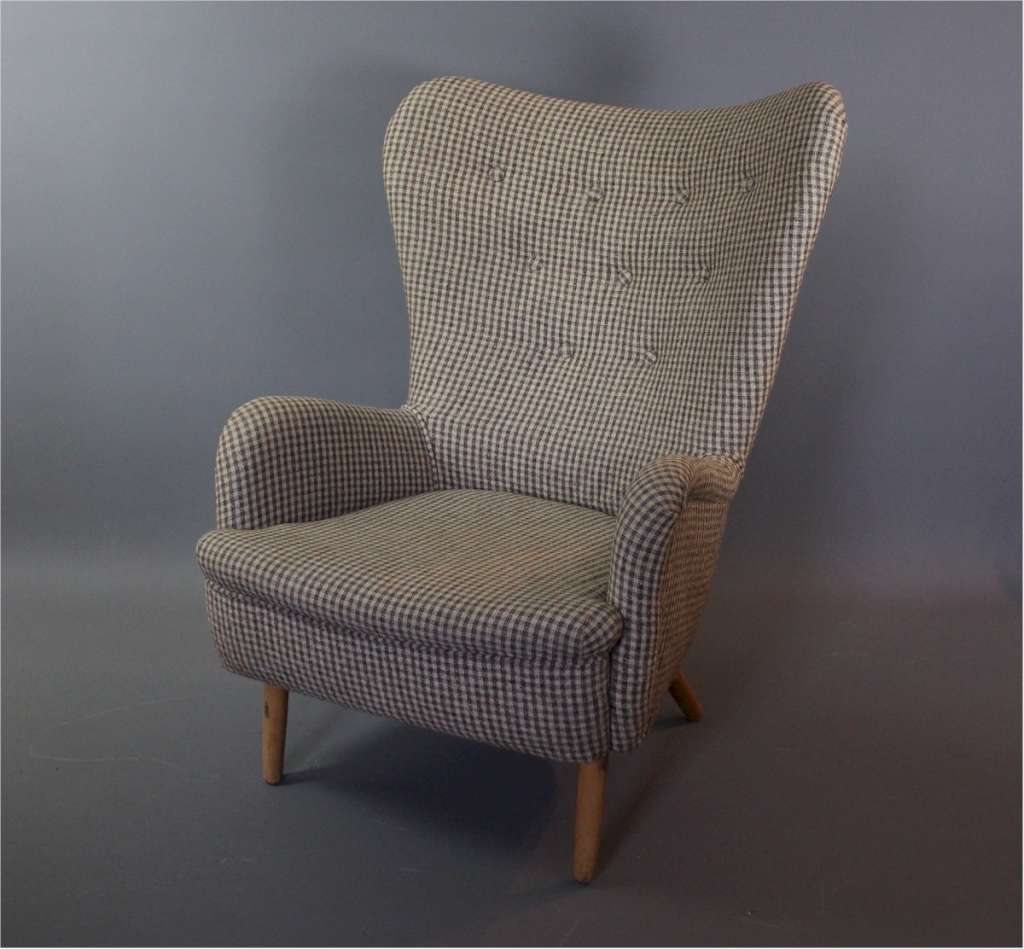 A DA1 chair designed in 1946 by Ernest Race