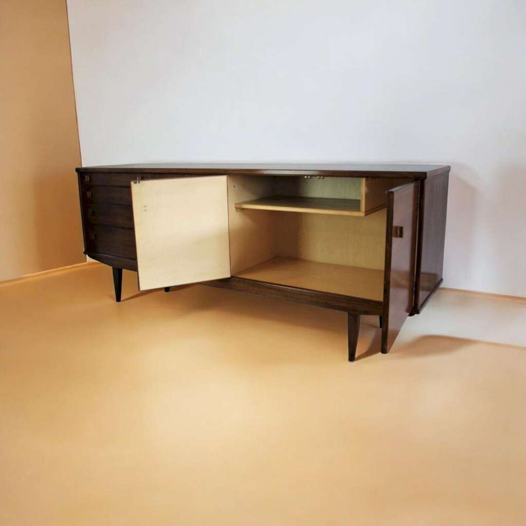 Mid-Century long sideboard in walnut