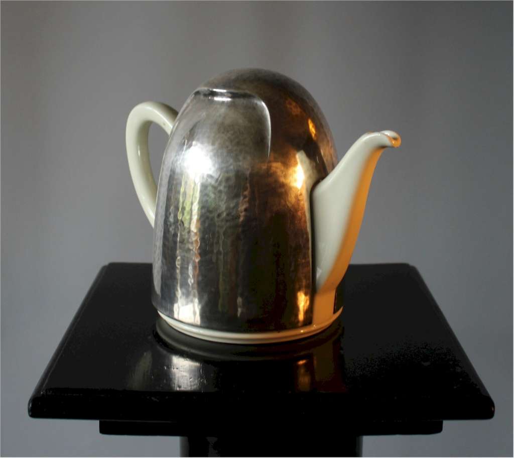Bauhaus Deco insulated teapot by Hutschenreuther WMF