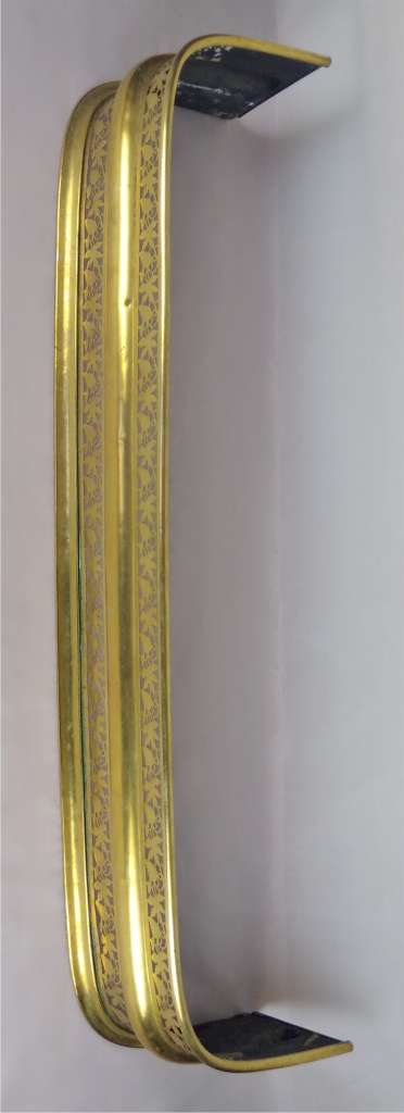 Pretty Edwardian fire fender in brass , vine & grapes