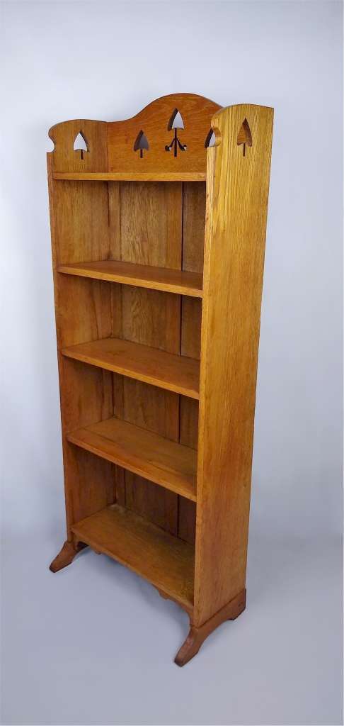 Arts and crafts oak bookcase 5 spear cut outs