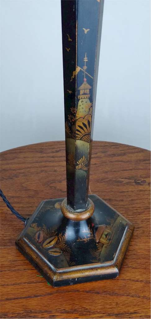 1930's chinoiserie decorated table lamp