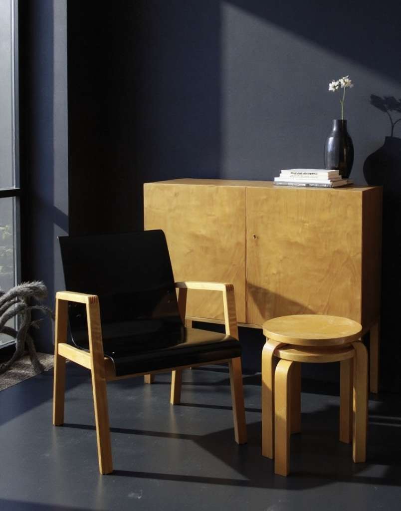 Alvar Aalto Finmar 403 hallway chairs