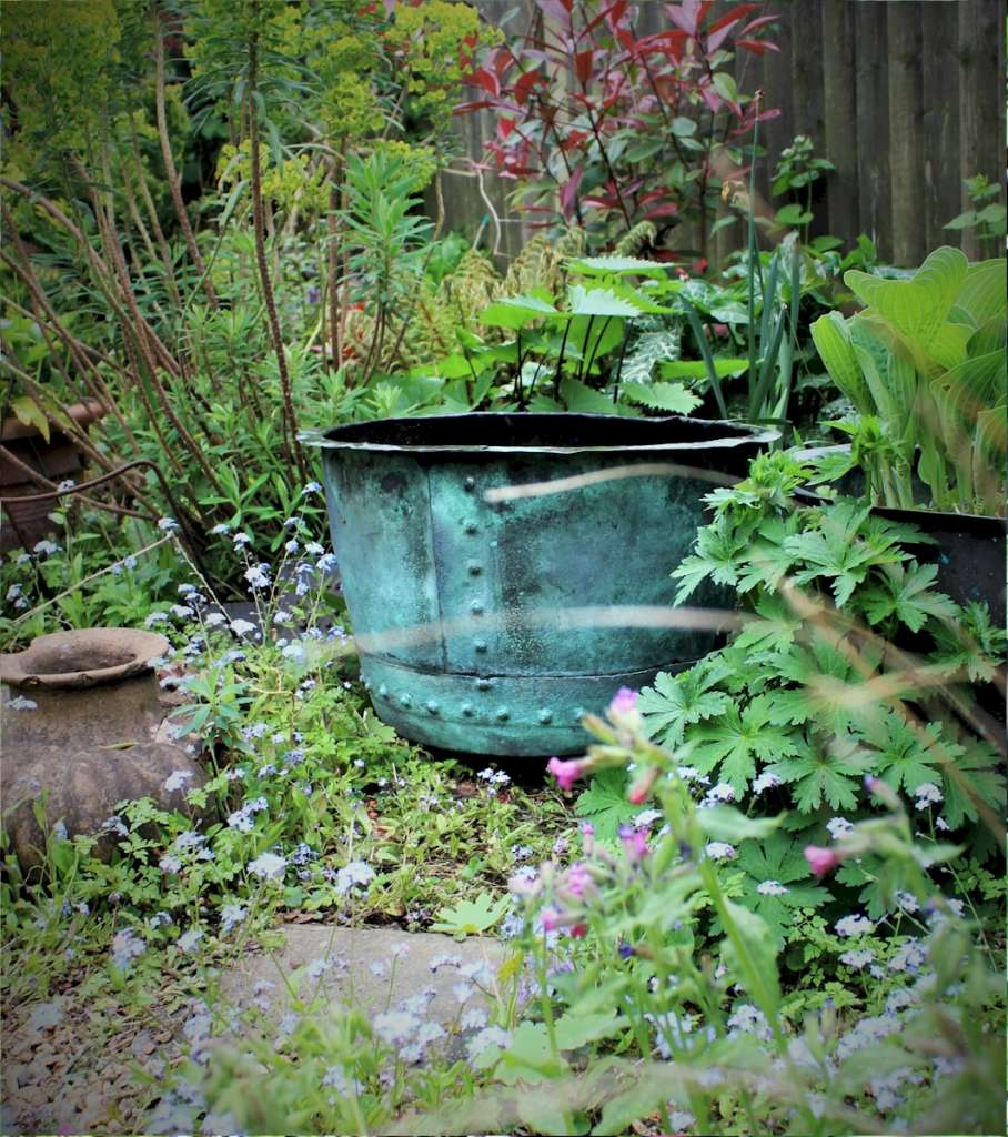 Antique garden copper copper planter