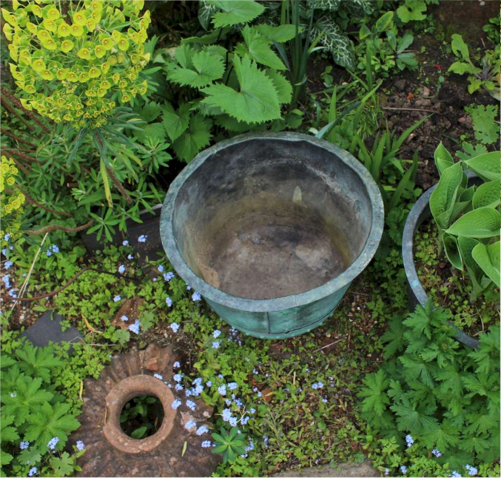 Antique garden copper copper planter