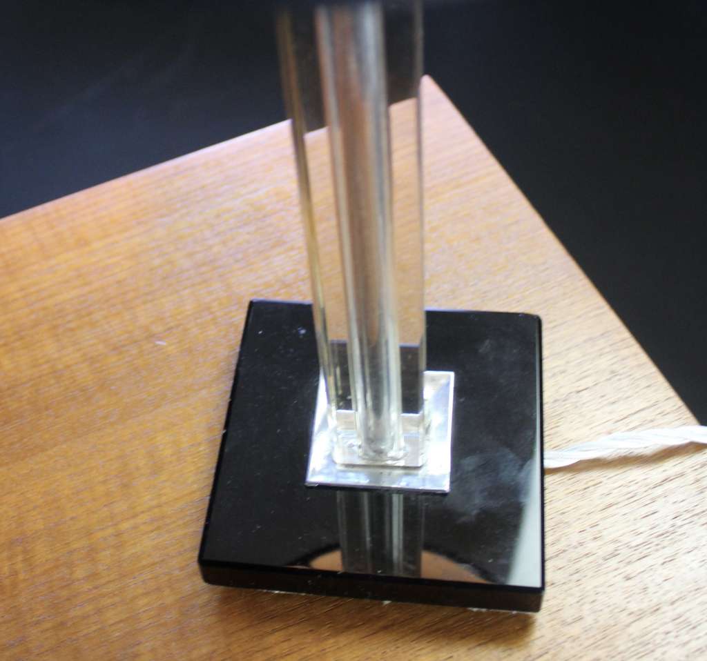 Deco table lamp with black glass base