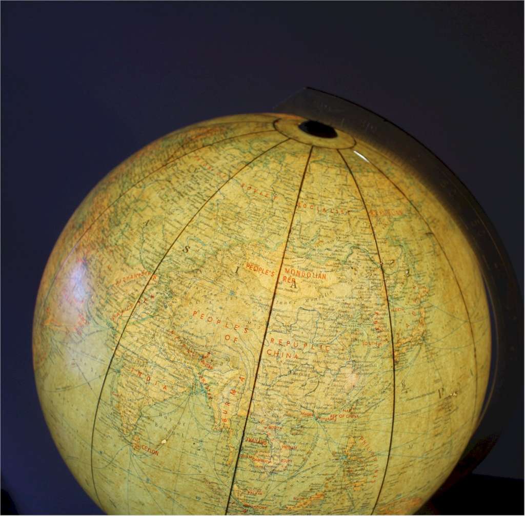 Illuminated Globe by Jro Vergen 12 Munchen