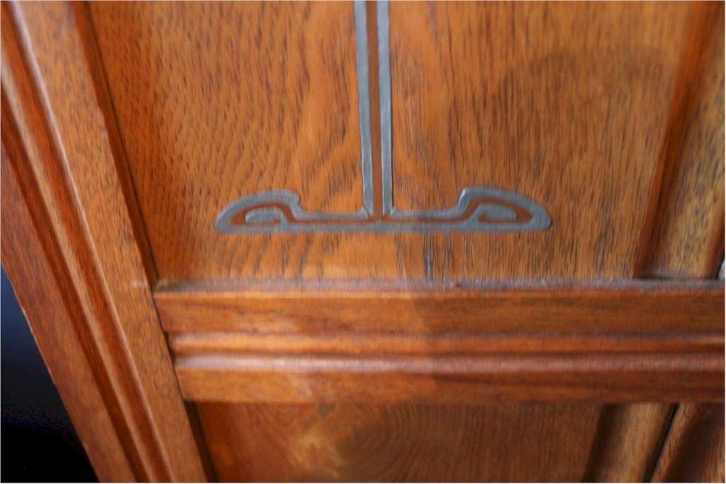 Arts and crafts Pewter inlaid door