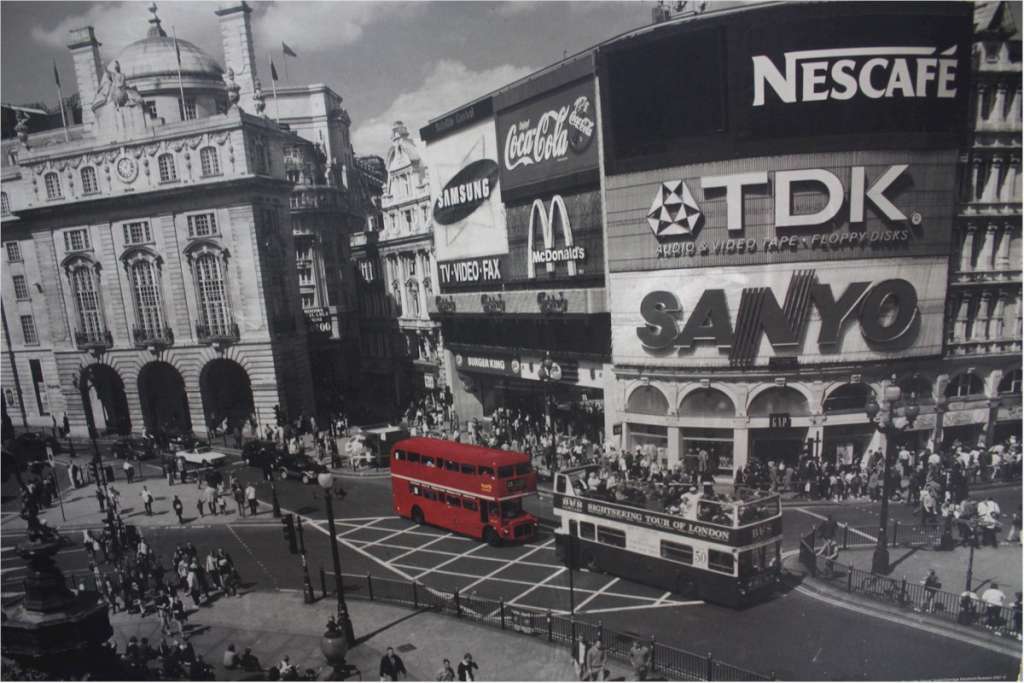 Large photo on card of Piccadilly circus