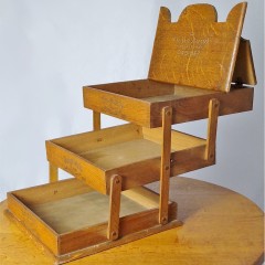 Expanding handkerchief cabinet ' Colorstand'