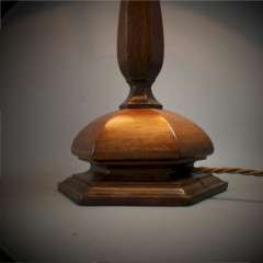 Elegant Edwardian table lamp in mahogany